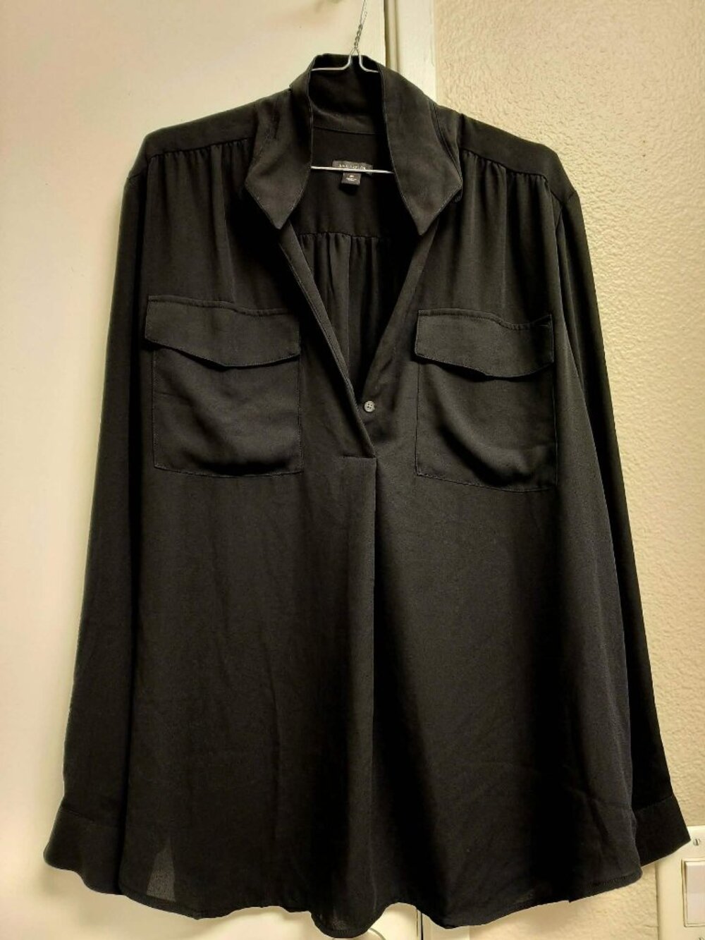 Ann Taylor Black Utility Blouse | Size XL | Chest Pockets | Flowy Work Top